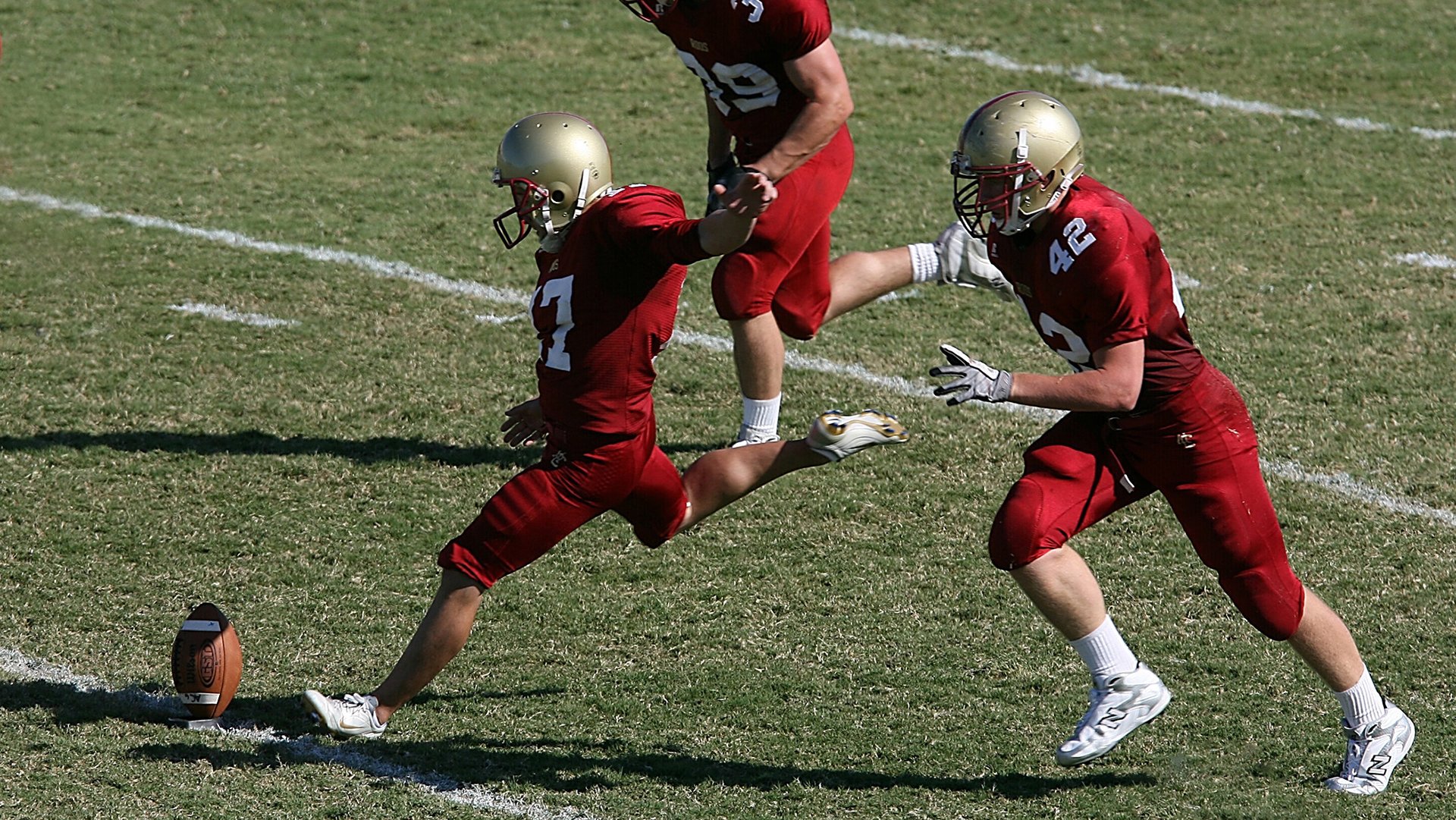各国队伍频频在国际比赛中逆转获胜，展现良好的竞技状态，各国国家队